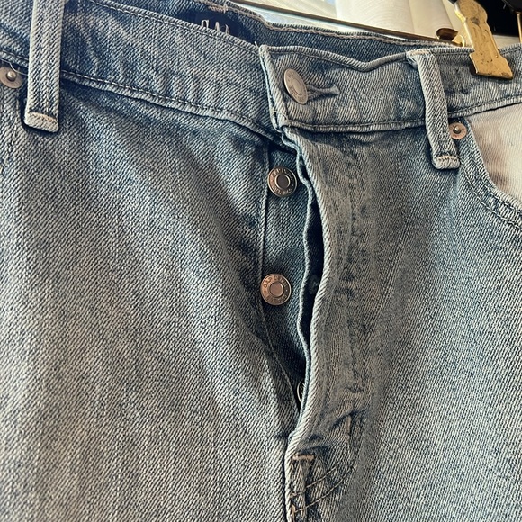 GAP High Rise Straight crop jeans with two tone color and spliced hem sz31👖 - Picture 4 of 8